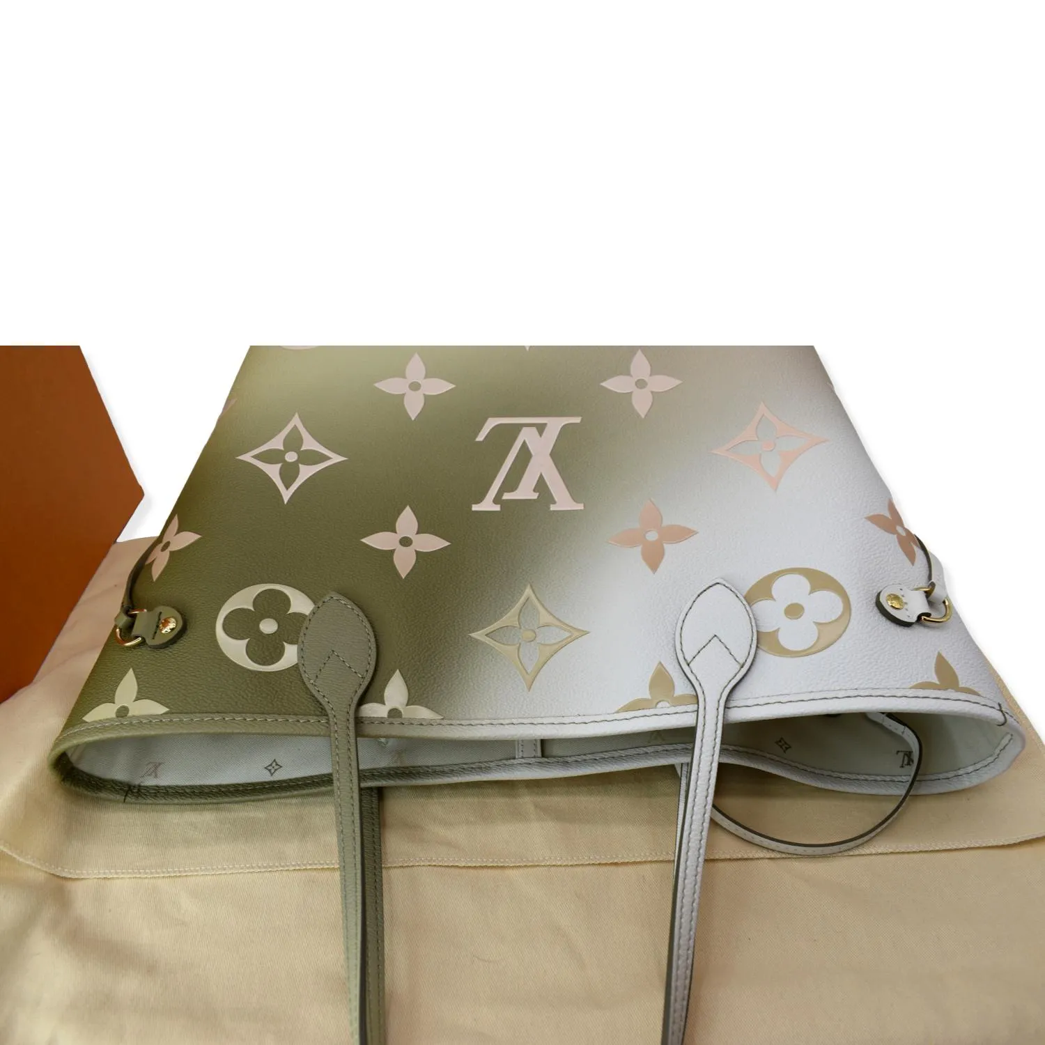 LOUIS VUITTON Neverfull MM Monogram Coated Canvas Tote Sunset Kaki