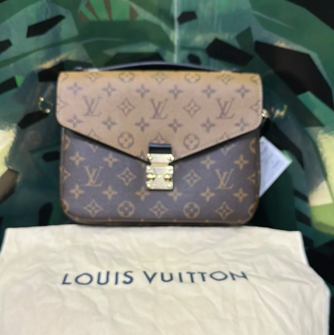 Louis Vuitton Pochette Metis Monogram Reverse Crossbody