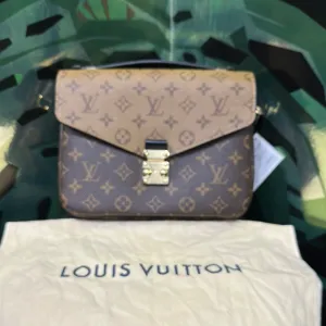 Louis Vuitton Pochette Metis Monogram Reverse Crossbody