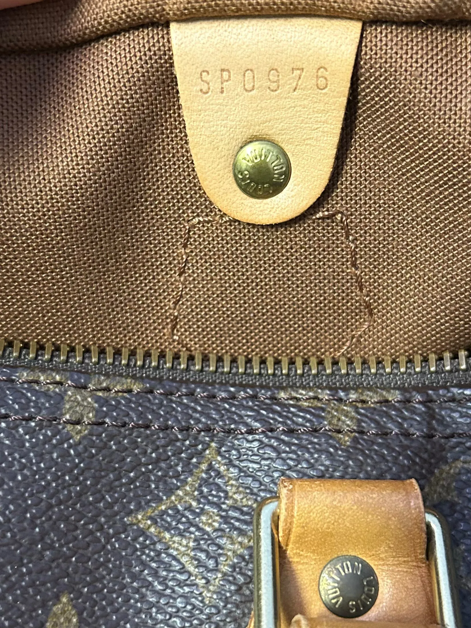 Louis Vuitton Speedy 30