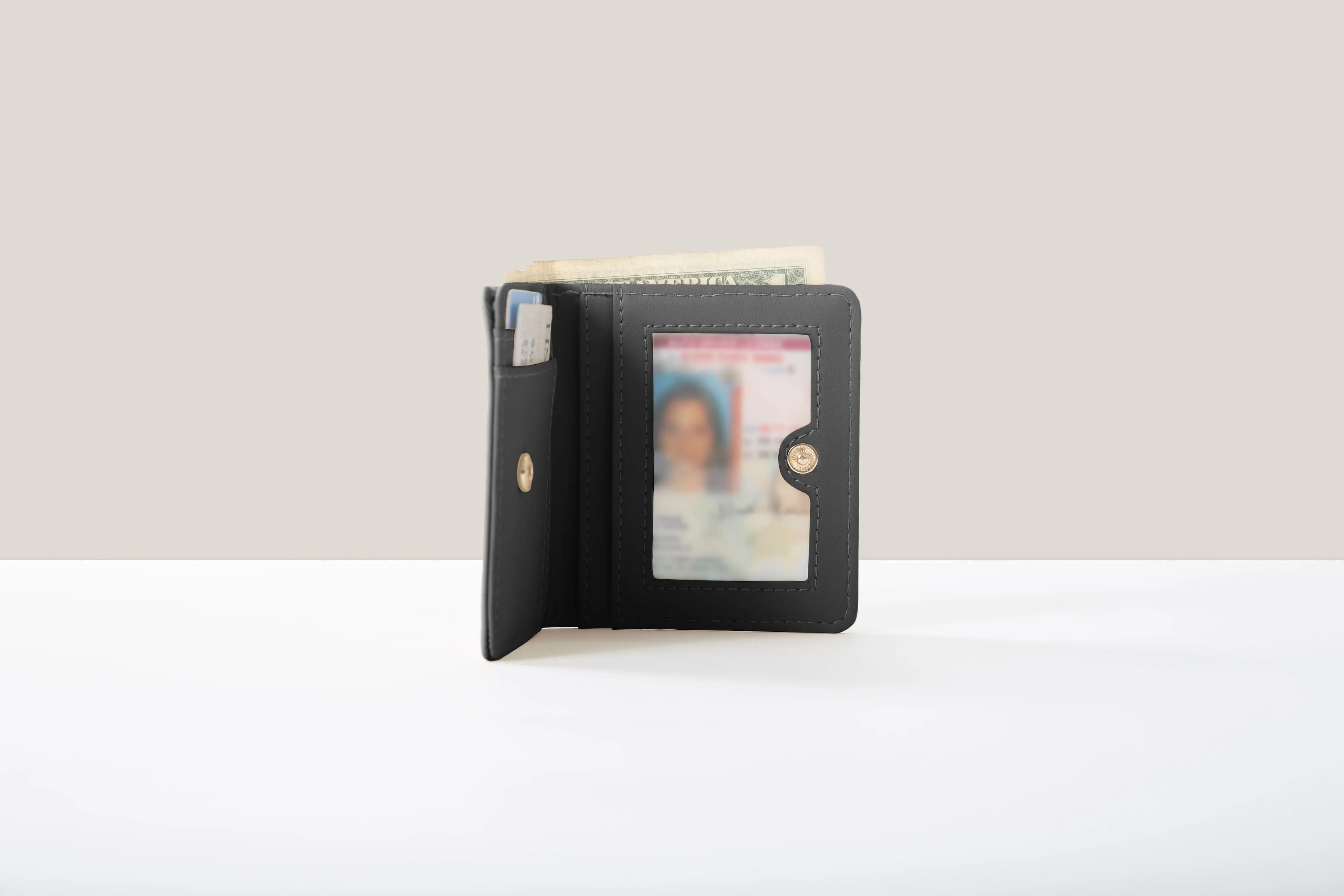Luca Apple Leather Vegan Wallet | Black