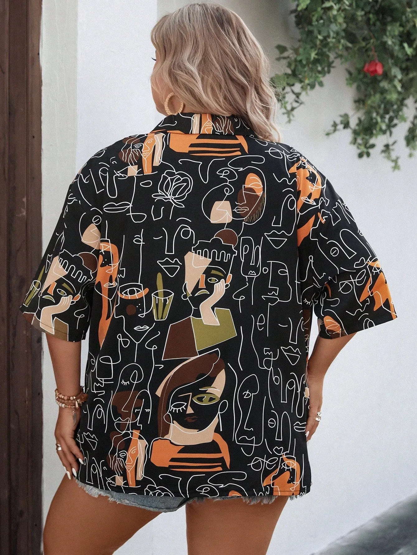 LUNE Plus Figure Graphic Drop Shoulder Shirt