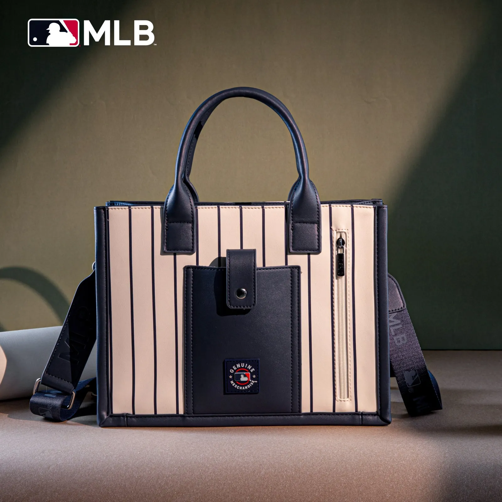 MLB-NY100-100   MLB New York Yankees Team Whipstitch Tote/Crossbody