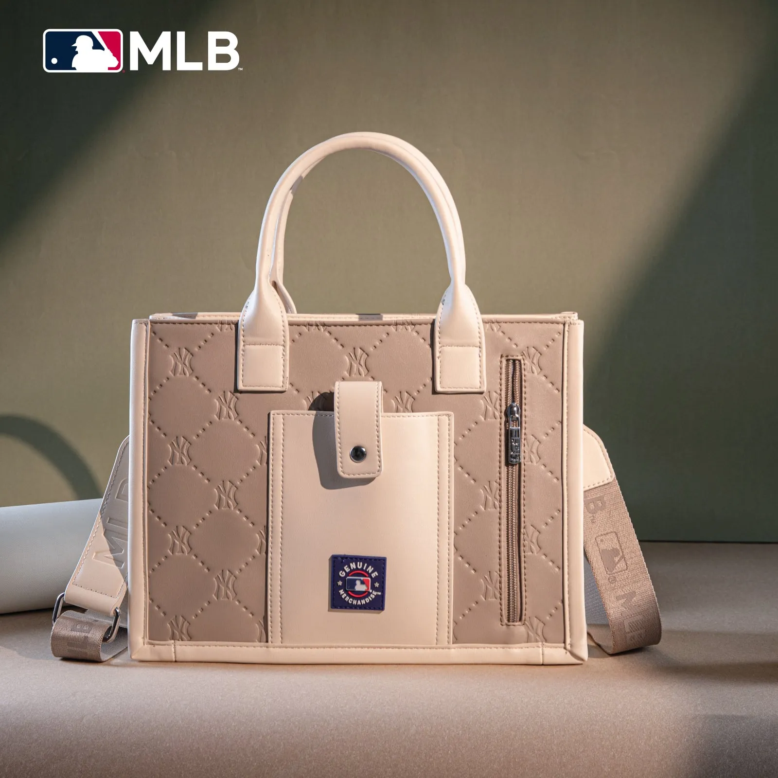 MLB-NY100-100   MLB New York Yankees Team Whipstitch Tote/Crossbody