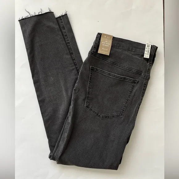 NWT Madewell 9&quot; Mid-Rise Skinny Jeans distressed Black Sea 31