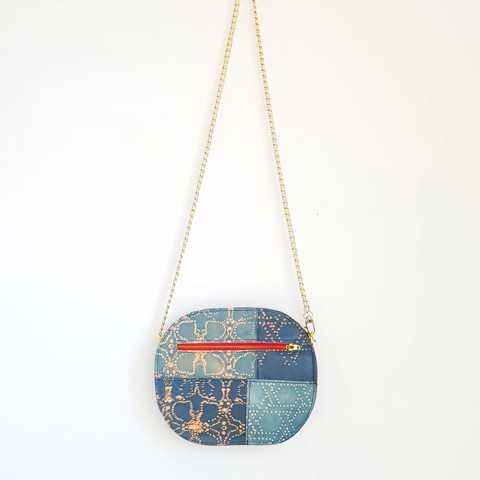 PATCH 03. Mini shoulder bag with adjustable chain strap