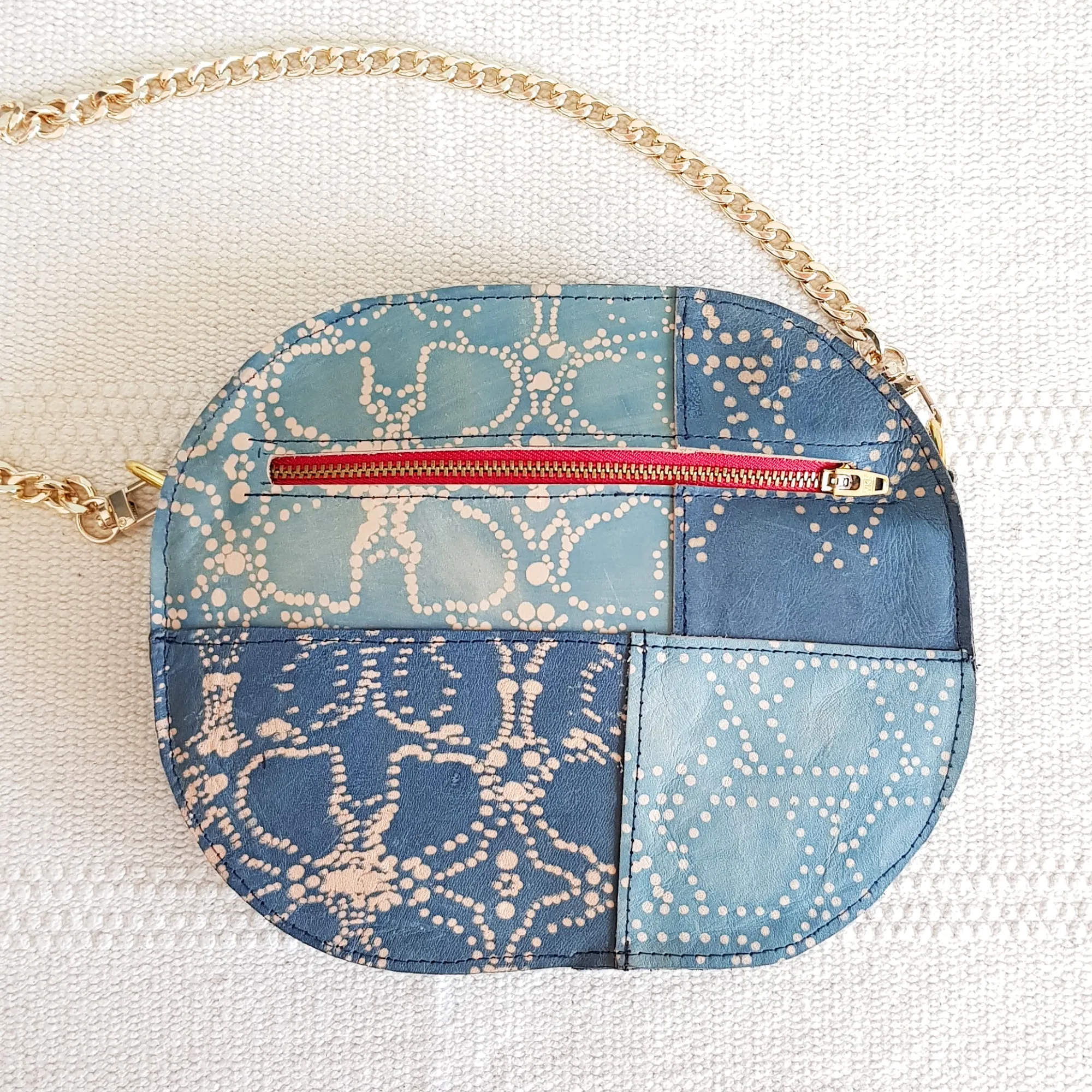 PATCH 03. Mini shoulder bag with adjustable chain strap