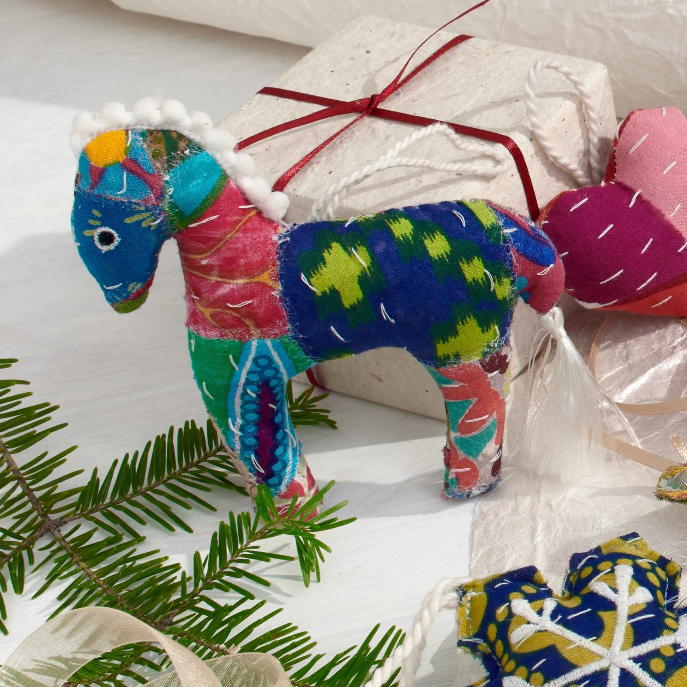 PATCHWORK CRNAMENTS