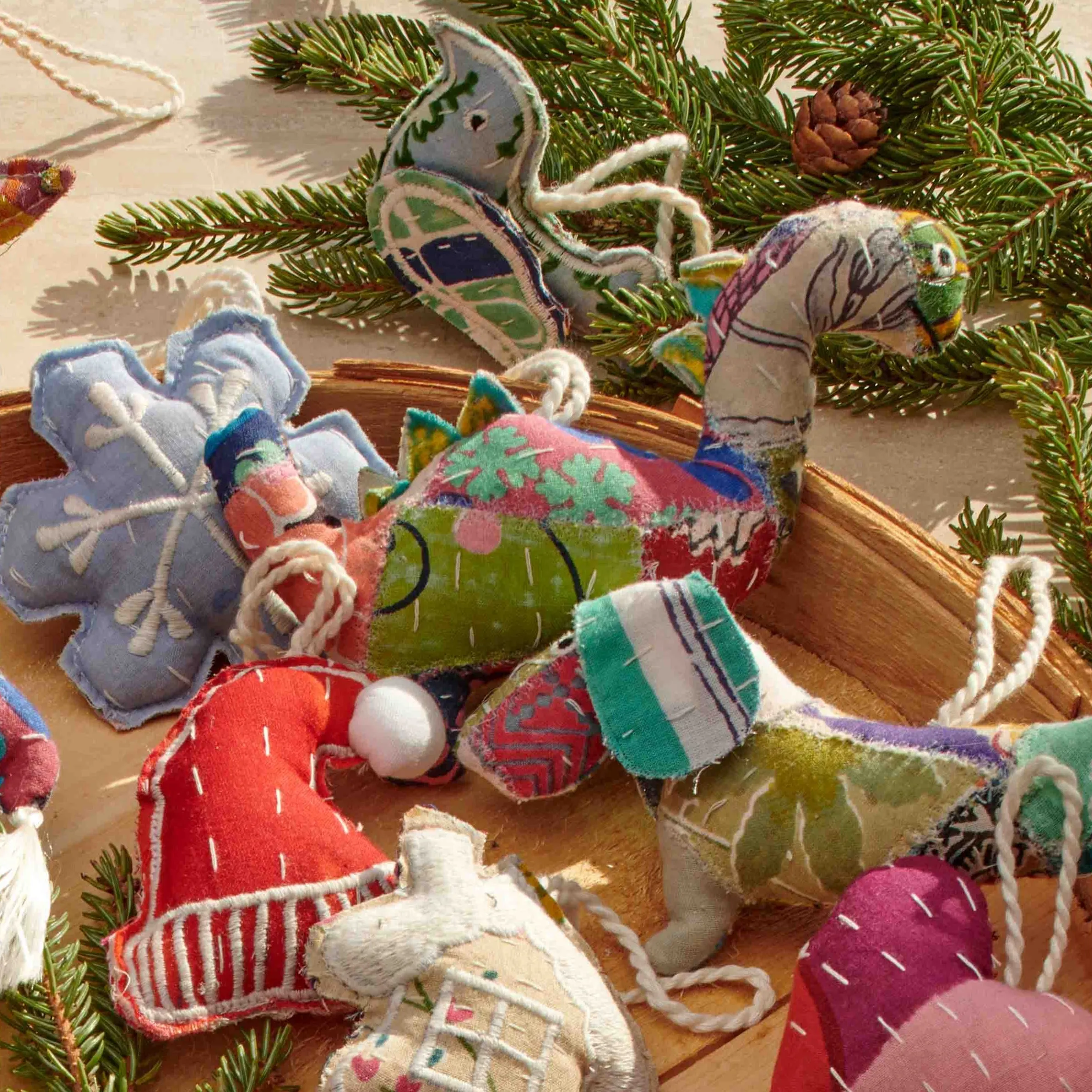PATCHWORK CRNAMENTS