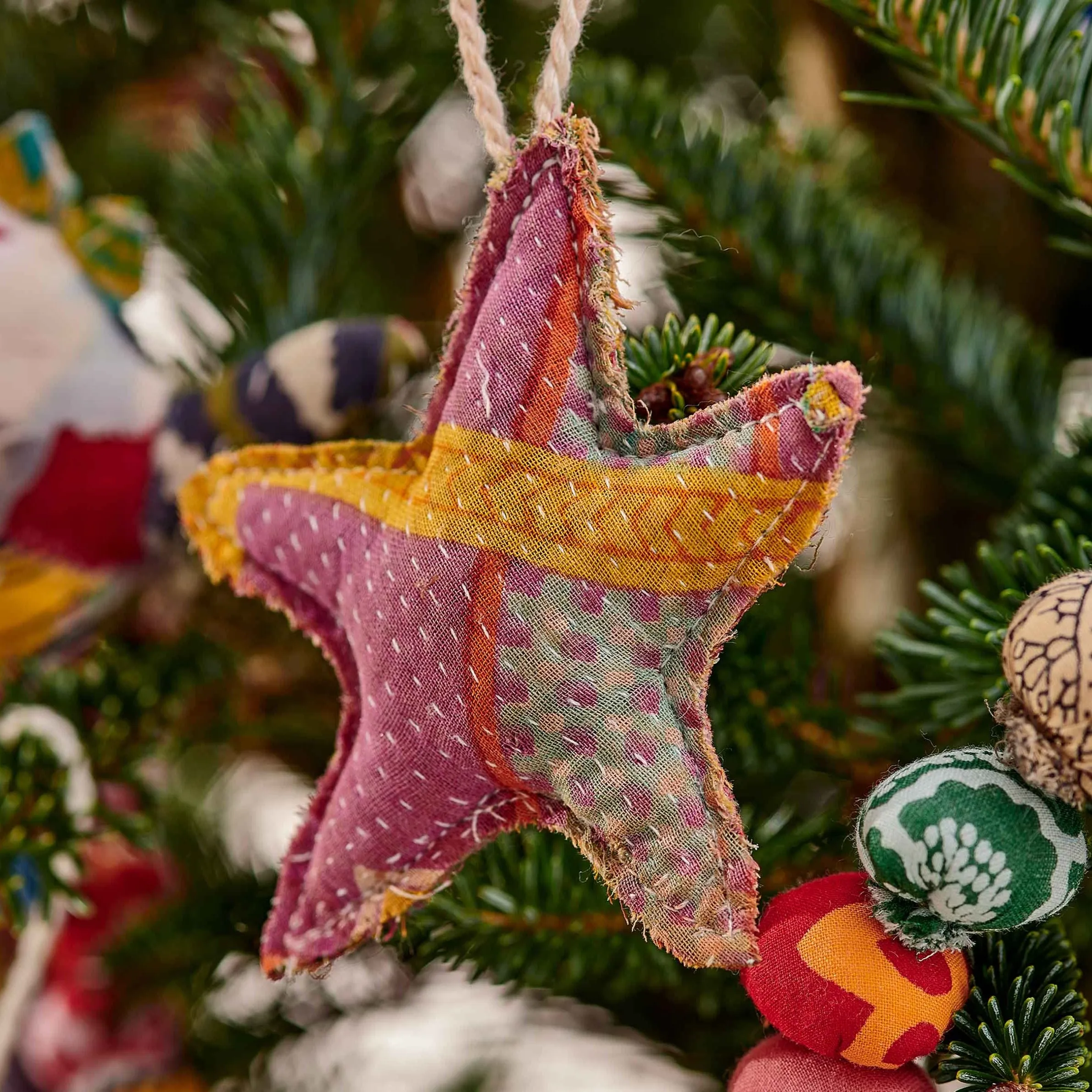 PATCHWORK CRNAMENTS