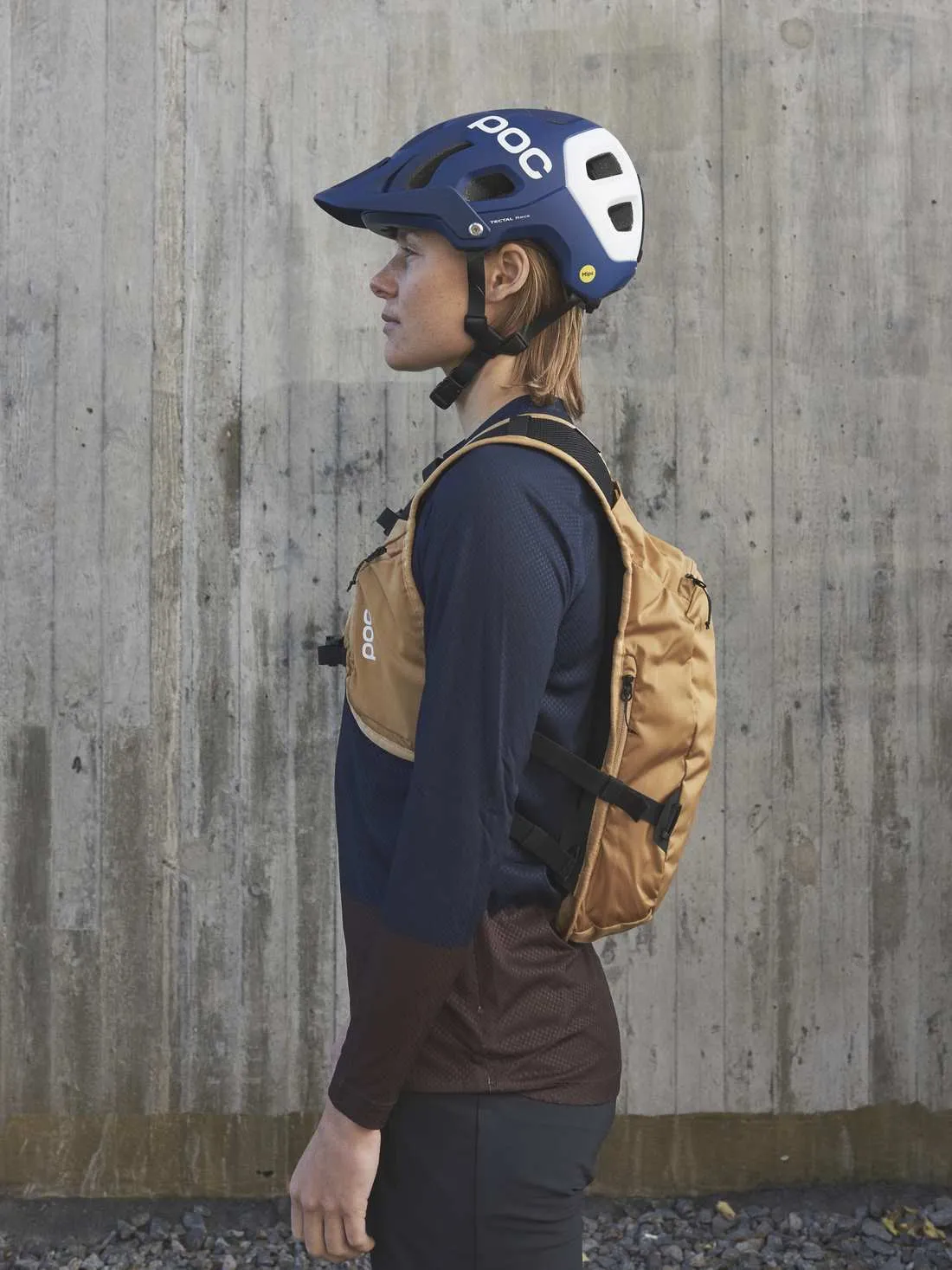 Plecak enduro POC COLUMN VPD Backpack 8L - brązowy