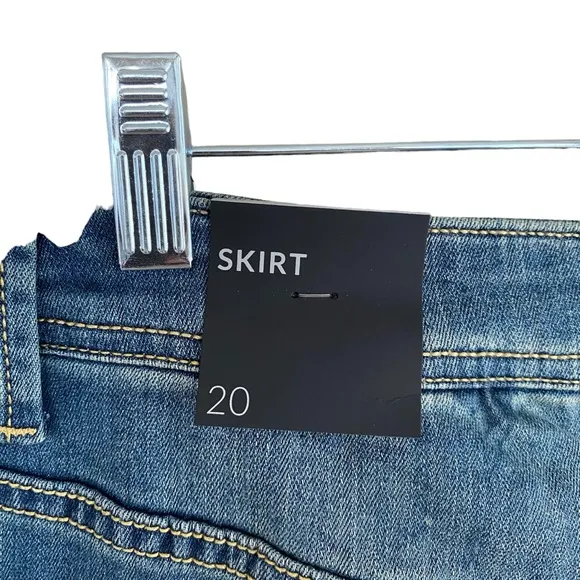 PLUS Lane Bryant NWT Denim Mixed Patchwork Raw Hem Jean Skirt Size 20