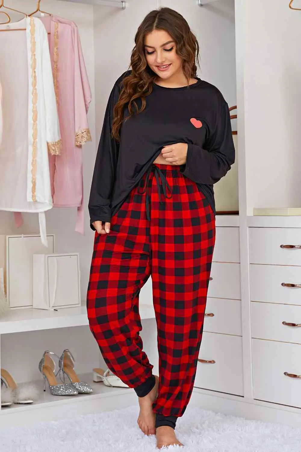 Plus Size Heart Graphic Top and Plaid Joggers Lounge Set (2 Colors)