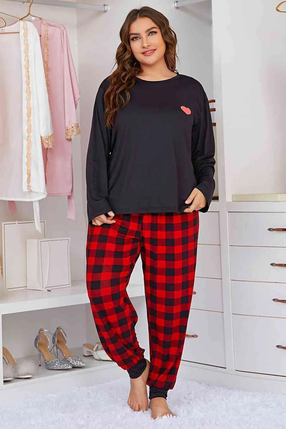 Plus Size Heart Graphic Top and Plaid Joggers Lounge Set (2 Colors)