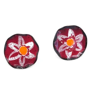 Retro Red Enamel over copper Artisan white flower vintage screw back earrings