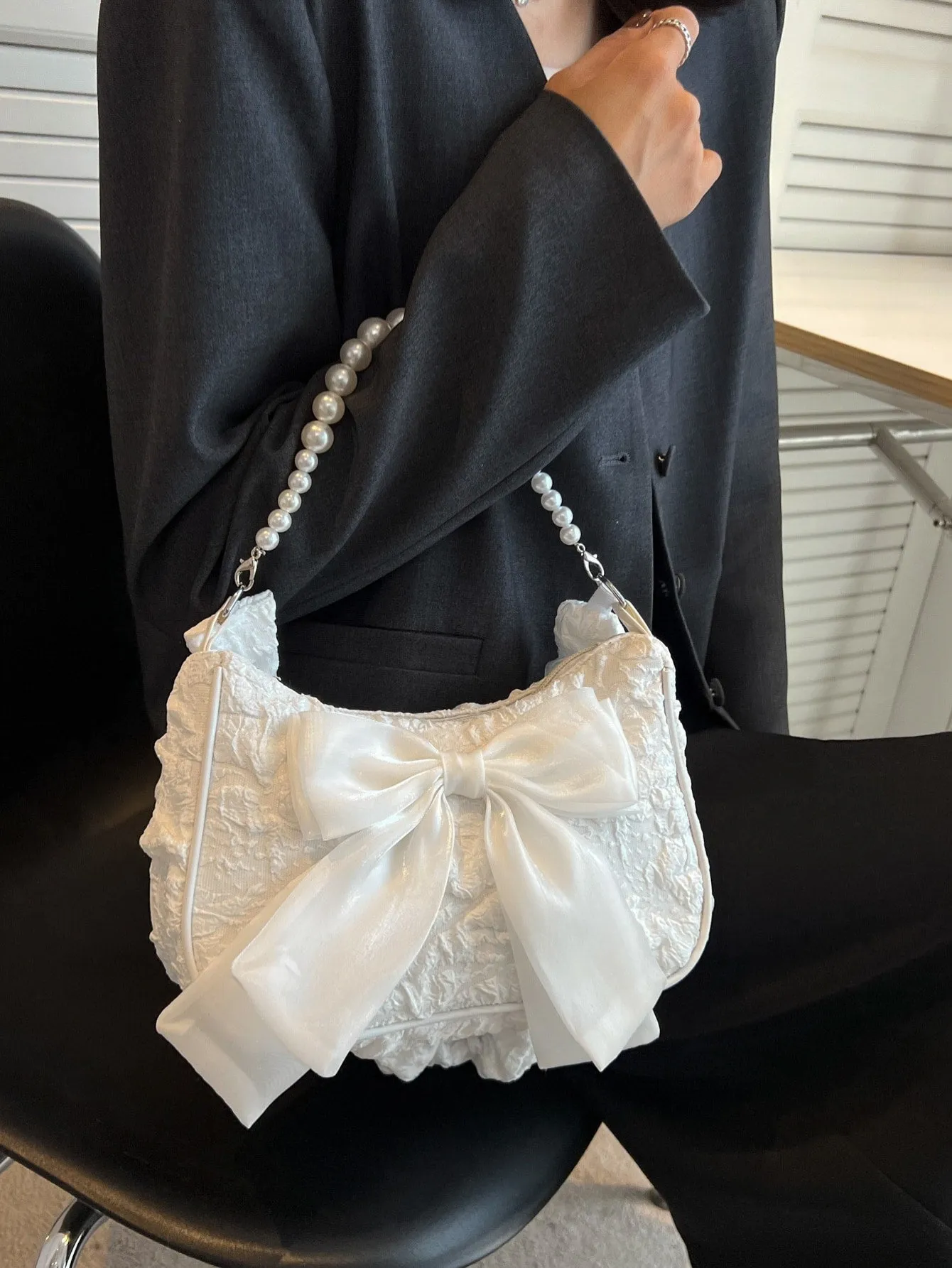 Rhinestone Pearl Chain & Decor Jacquard Bow Baguette Bag - White