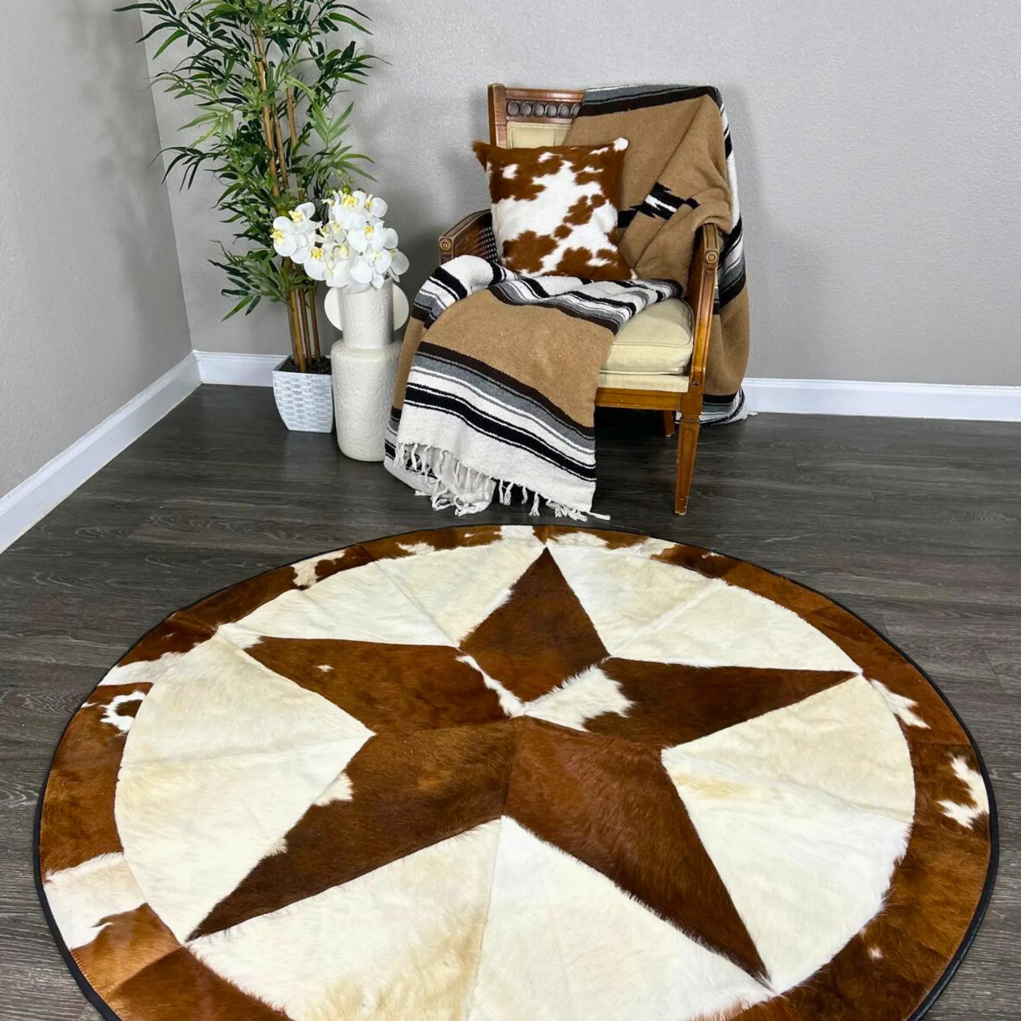 Round Patchwork Star Cowhide Rug - Size 40 Inches