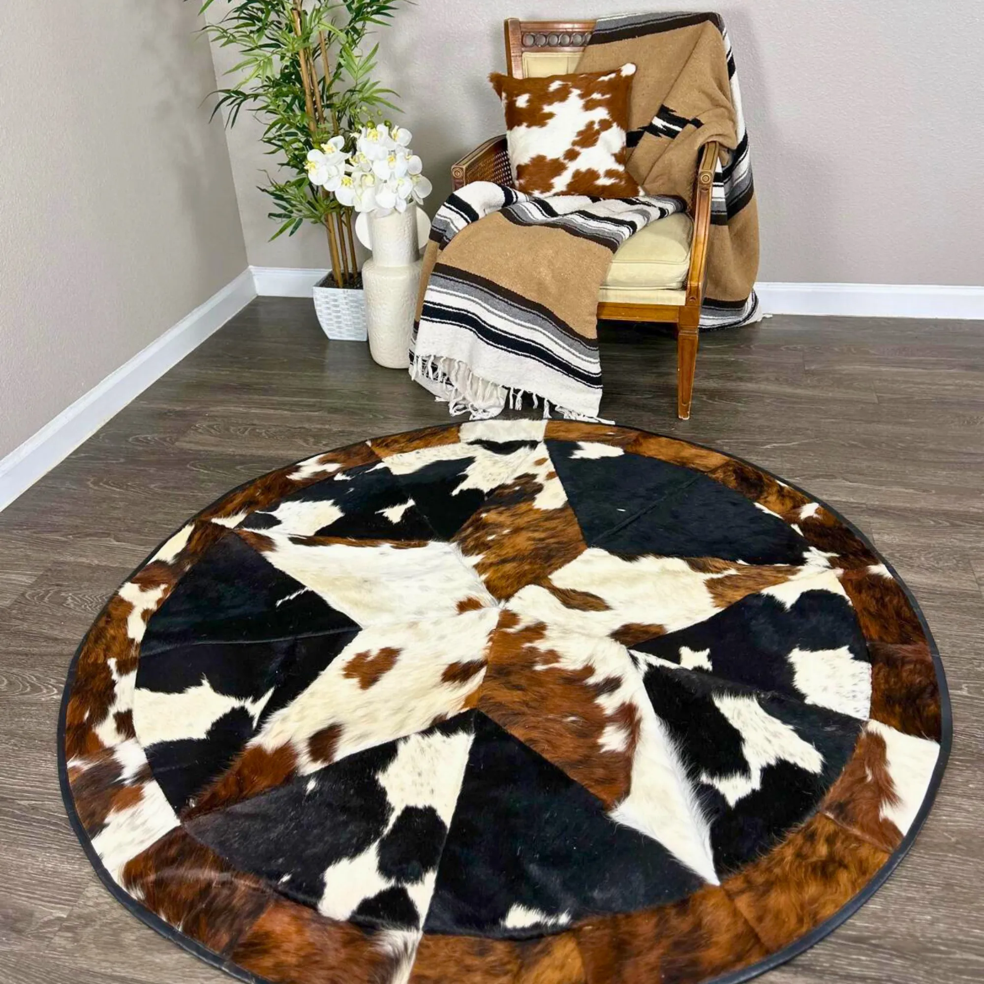 Round Patchwork Star Cowhide Rug - Size 60 Inches