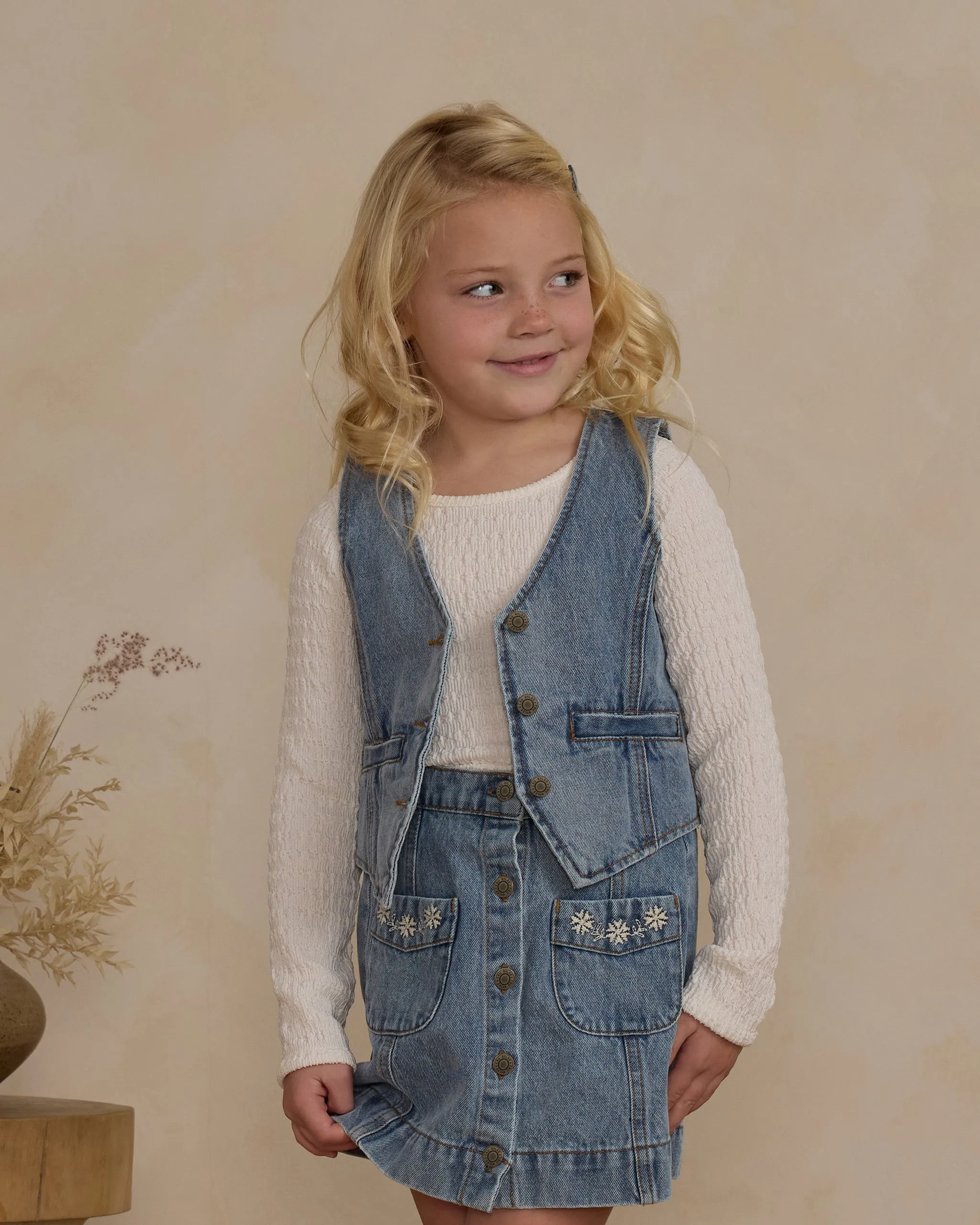 Rylee & Cru Denver Skirt Light Washed Denim