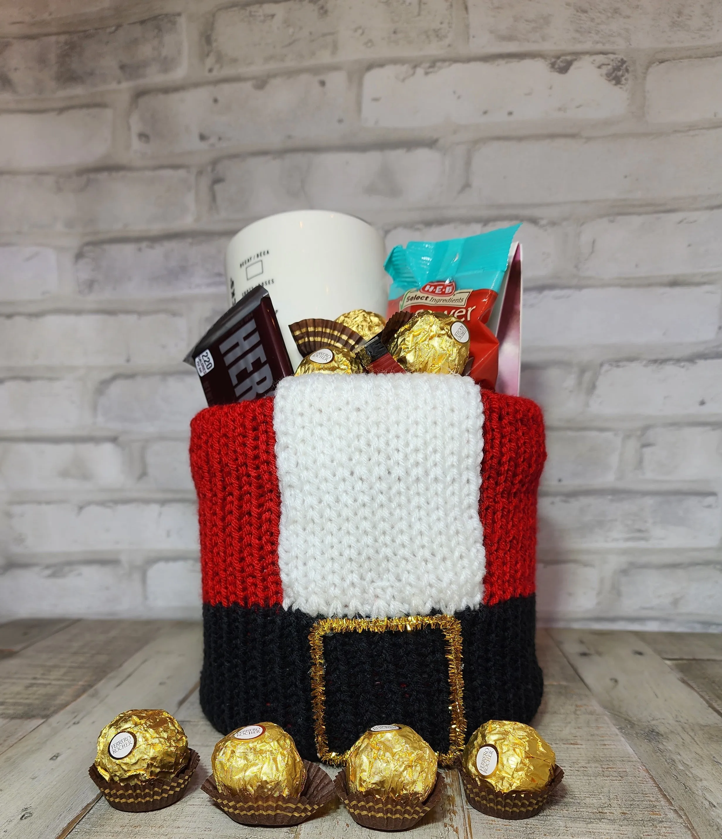 Santa Claus Gift Basket Addi King Pattern