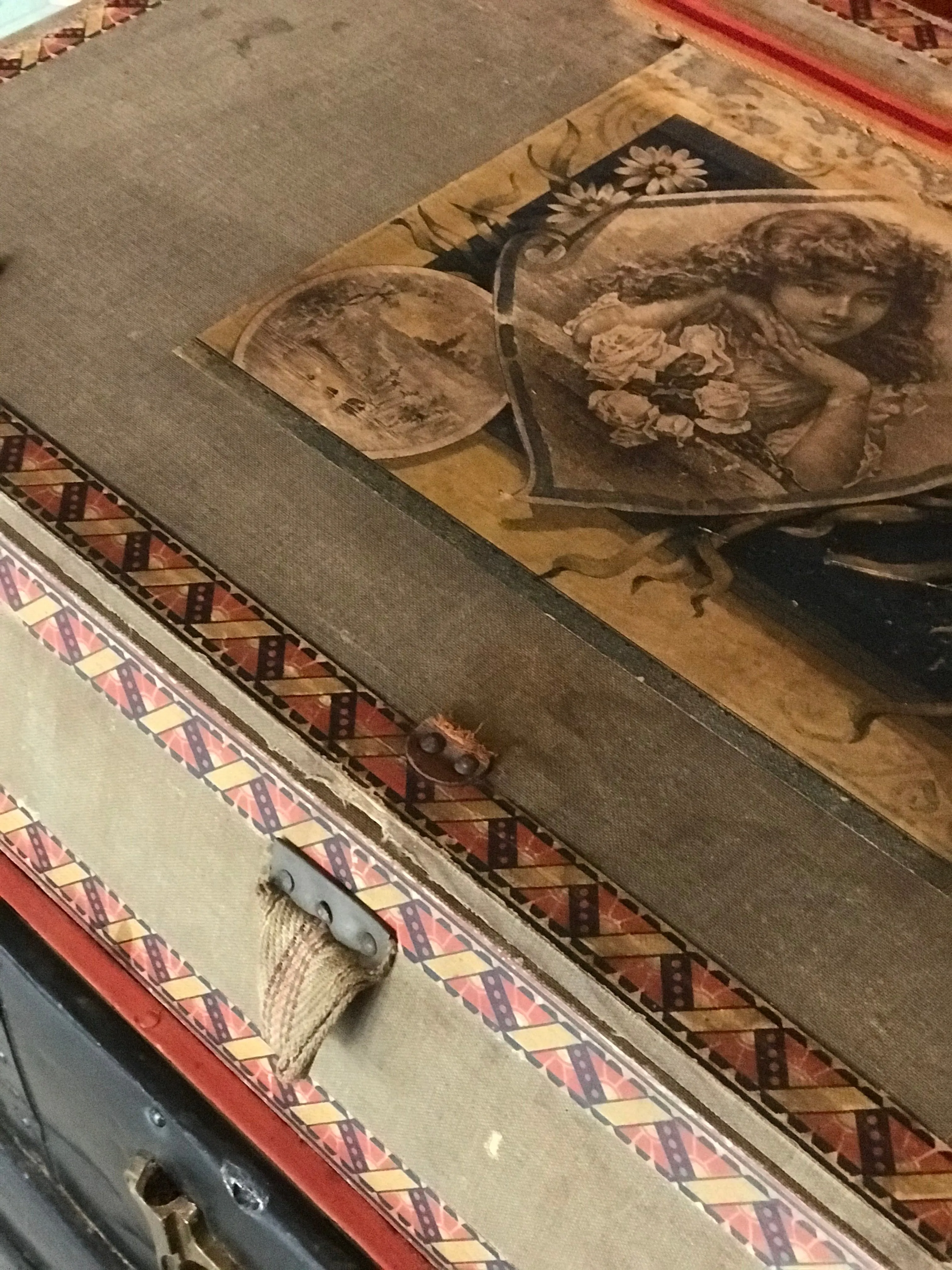 Taylor's of Chicago Trunk