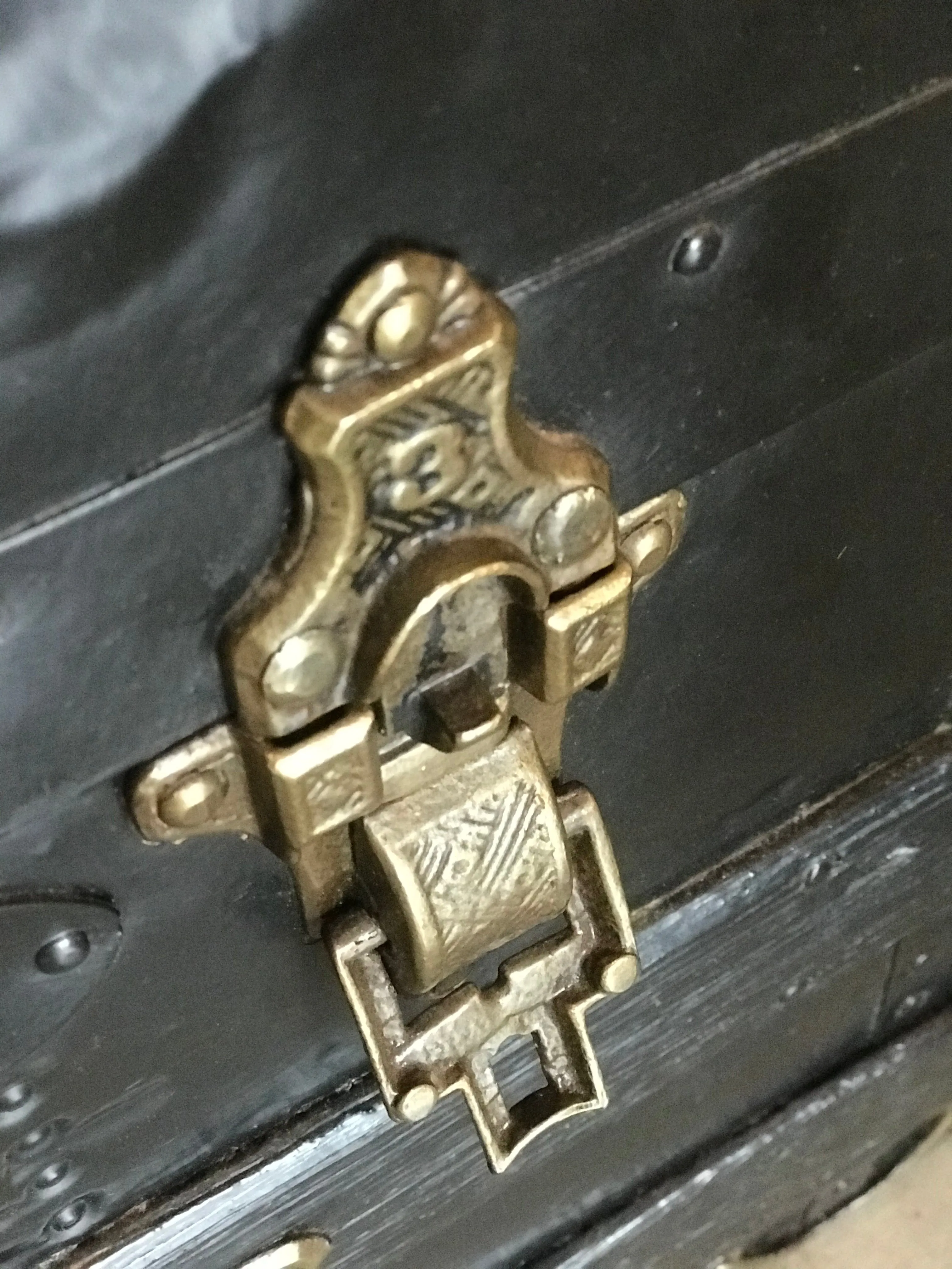 Taylor's of Chicago Trunk