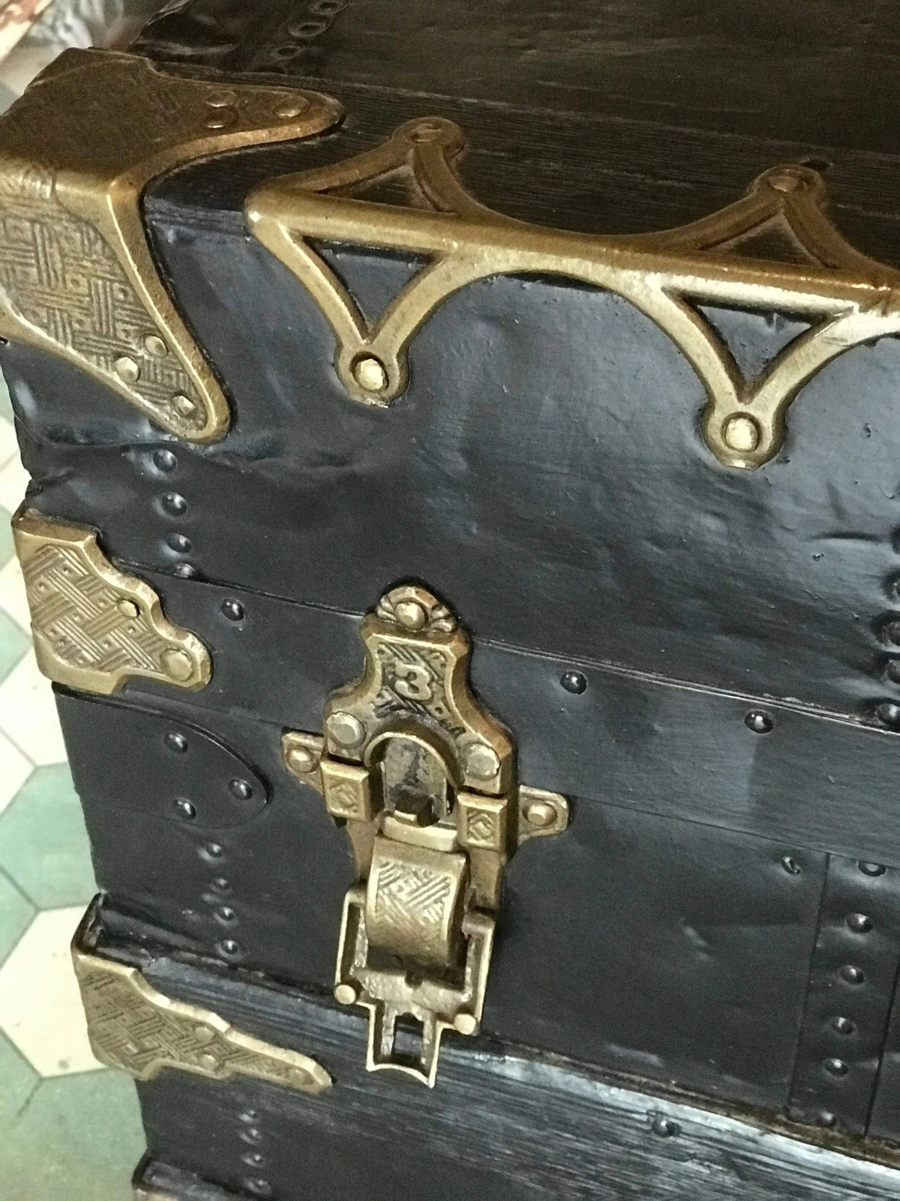 Taylor's of Chicago Trunk