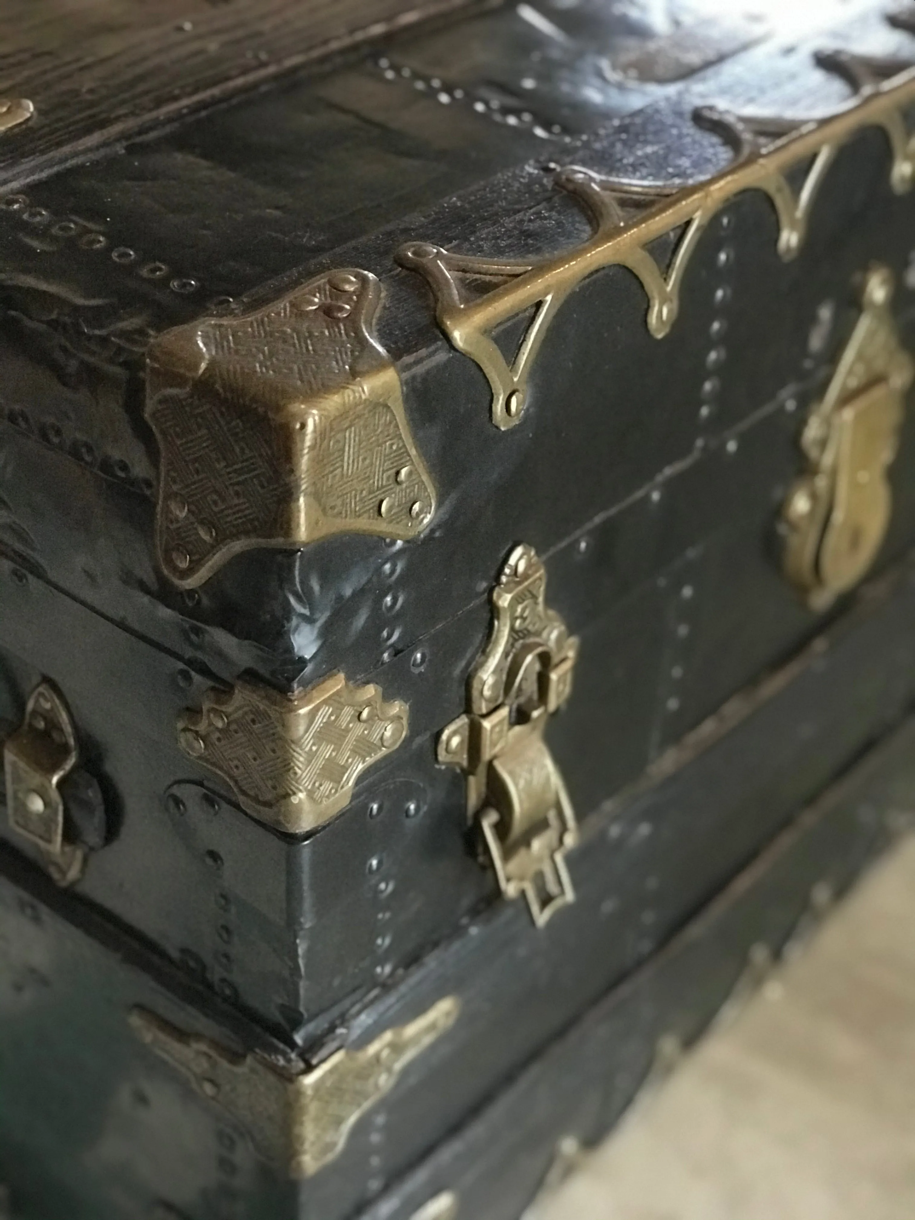 Taylor's of Chicago Trunk