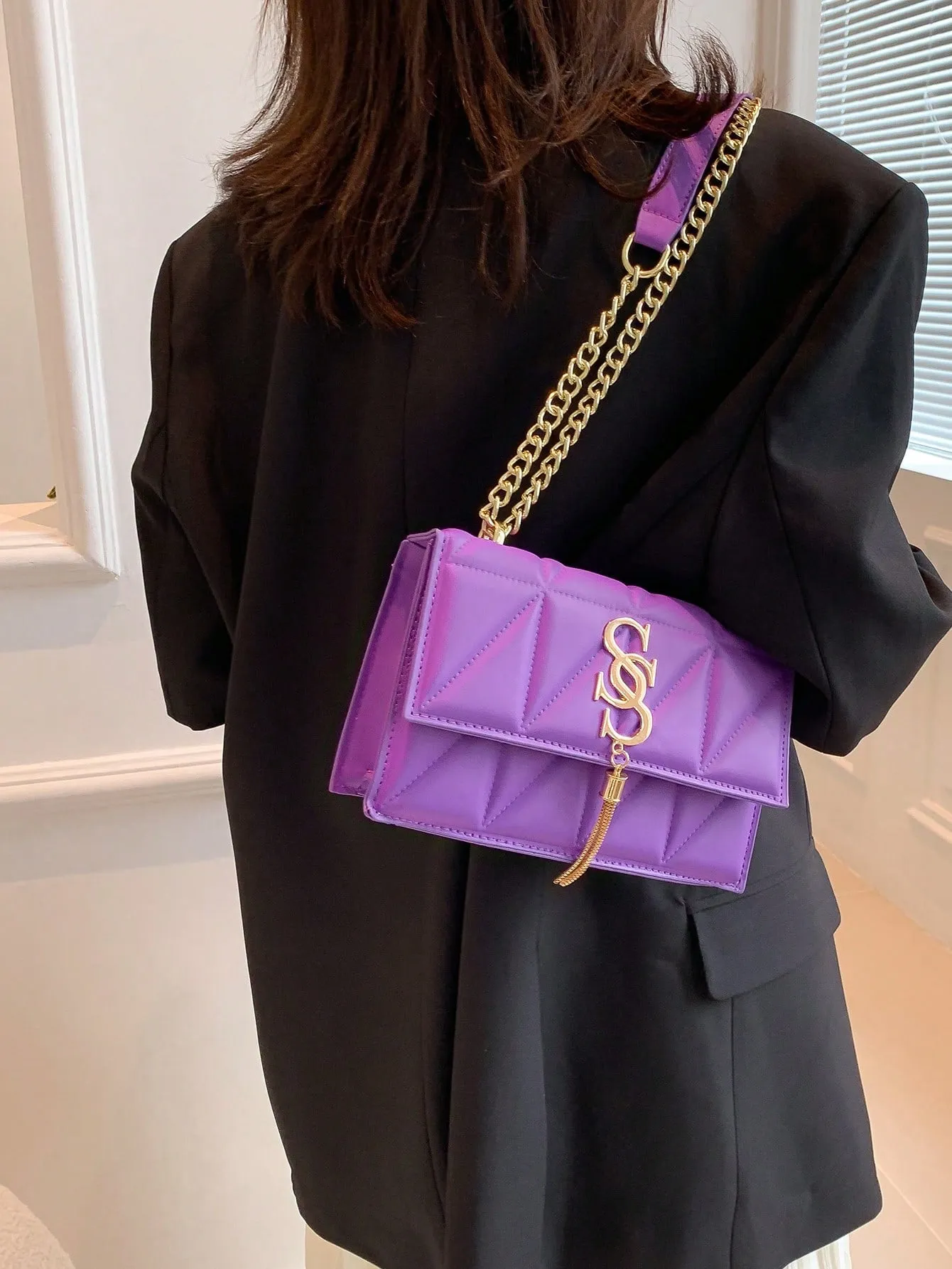 Texture Pressed Shoulder Bag With Chain Strap- FD ⚡