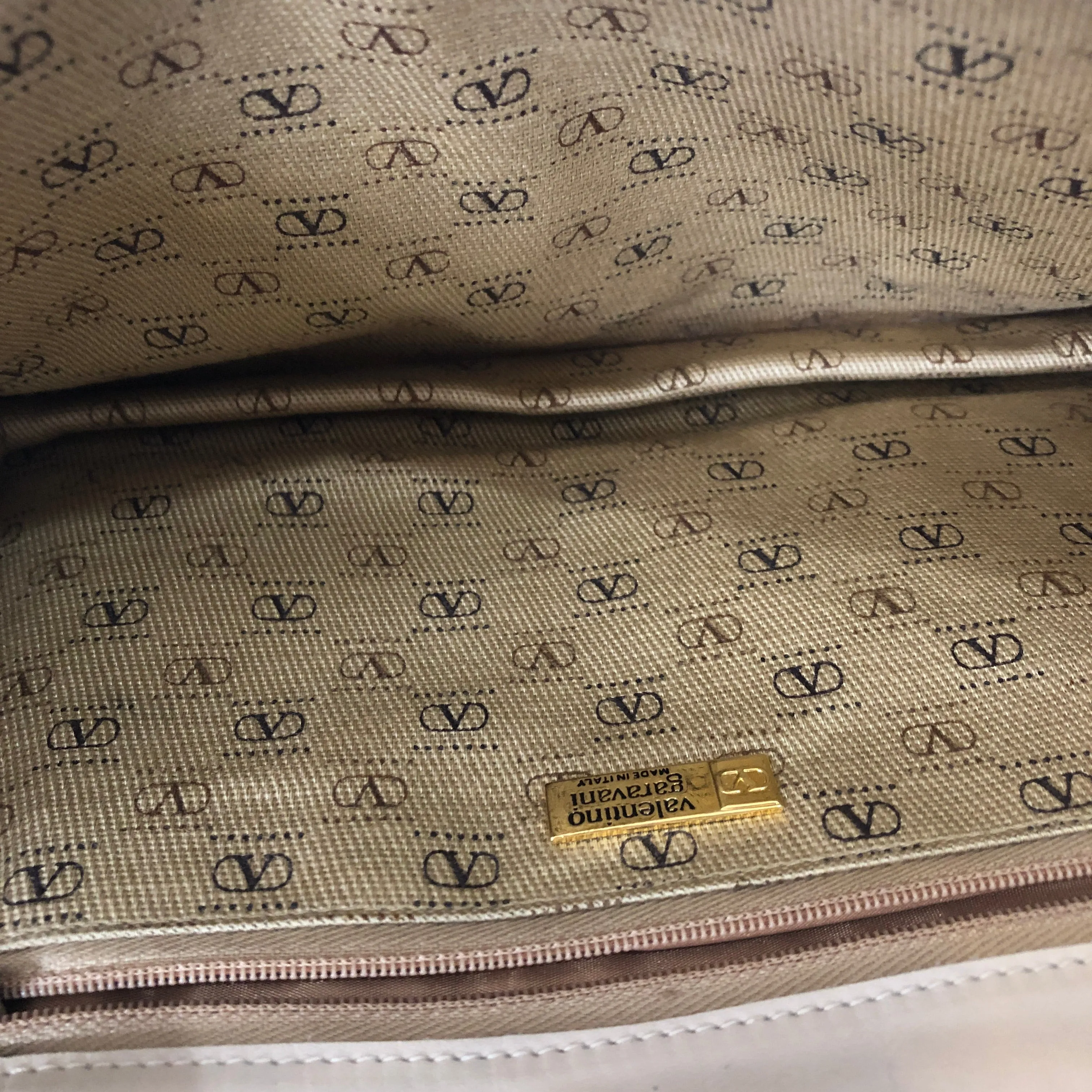 VALENTINO GARAVANI Vintage Cream Clutch Crossbody