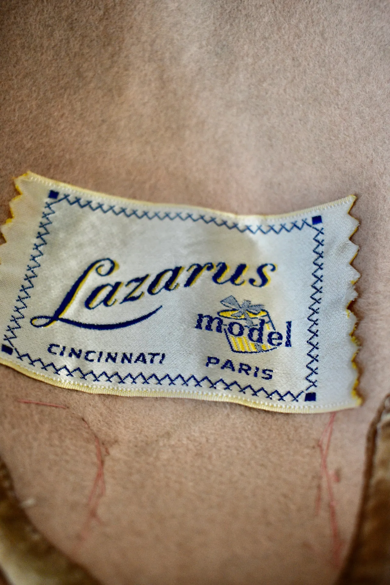 Vintage 1940s Lazarus  Clamshell Hat