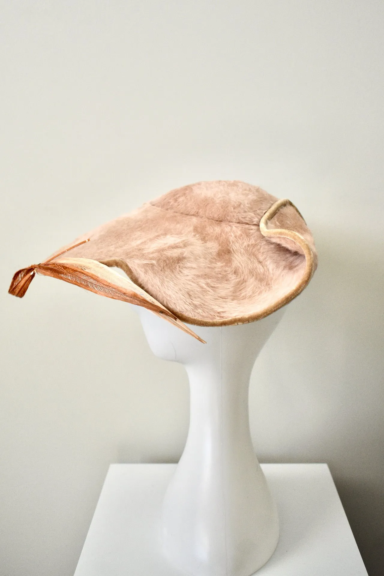 Vintage 1940s Lazarus  Clamshell Hat