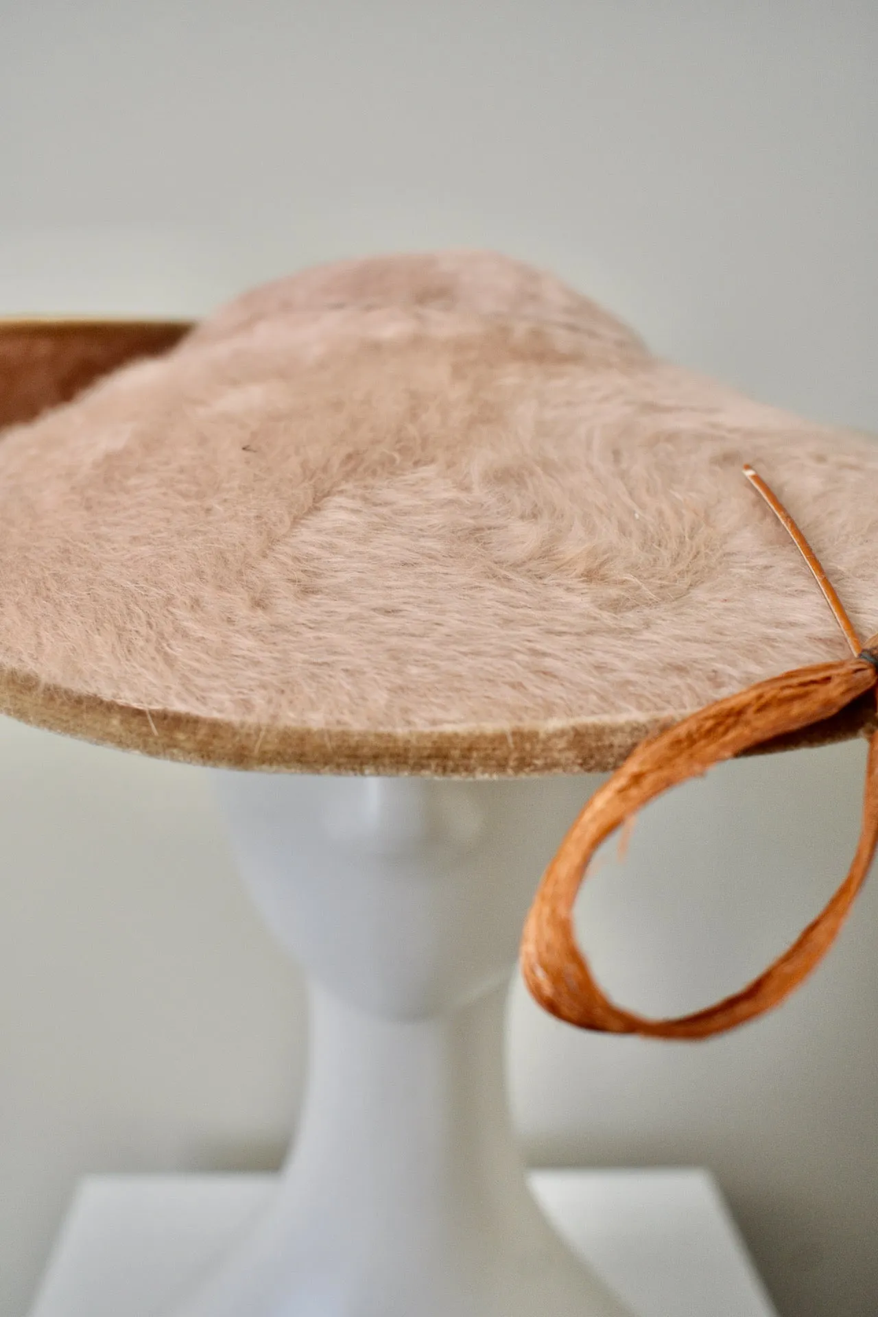 Vintage 1940s Lazarus  Clamshell Hat