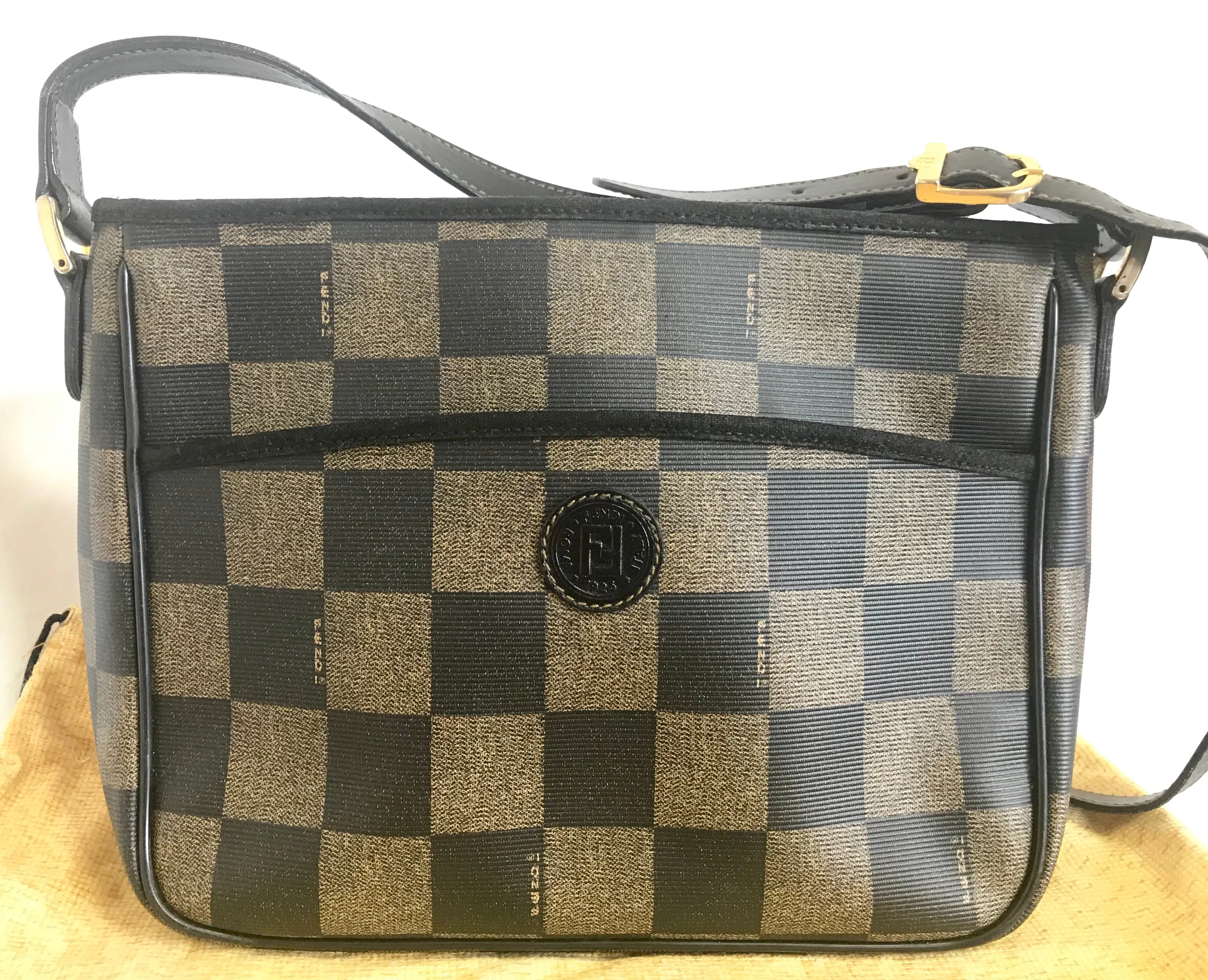 Vintage FENDI pecan chess pattern shoulder bag with FF logo motif. Classic purse for daily and unisex use. Must have.