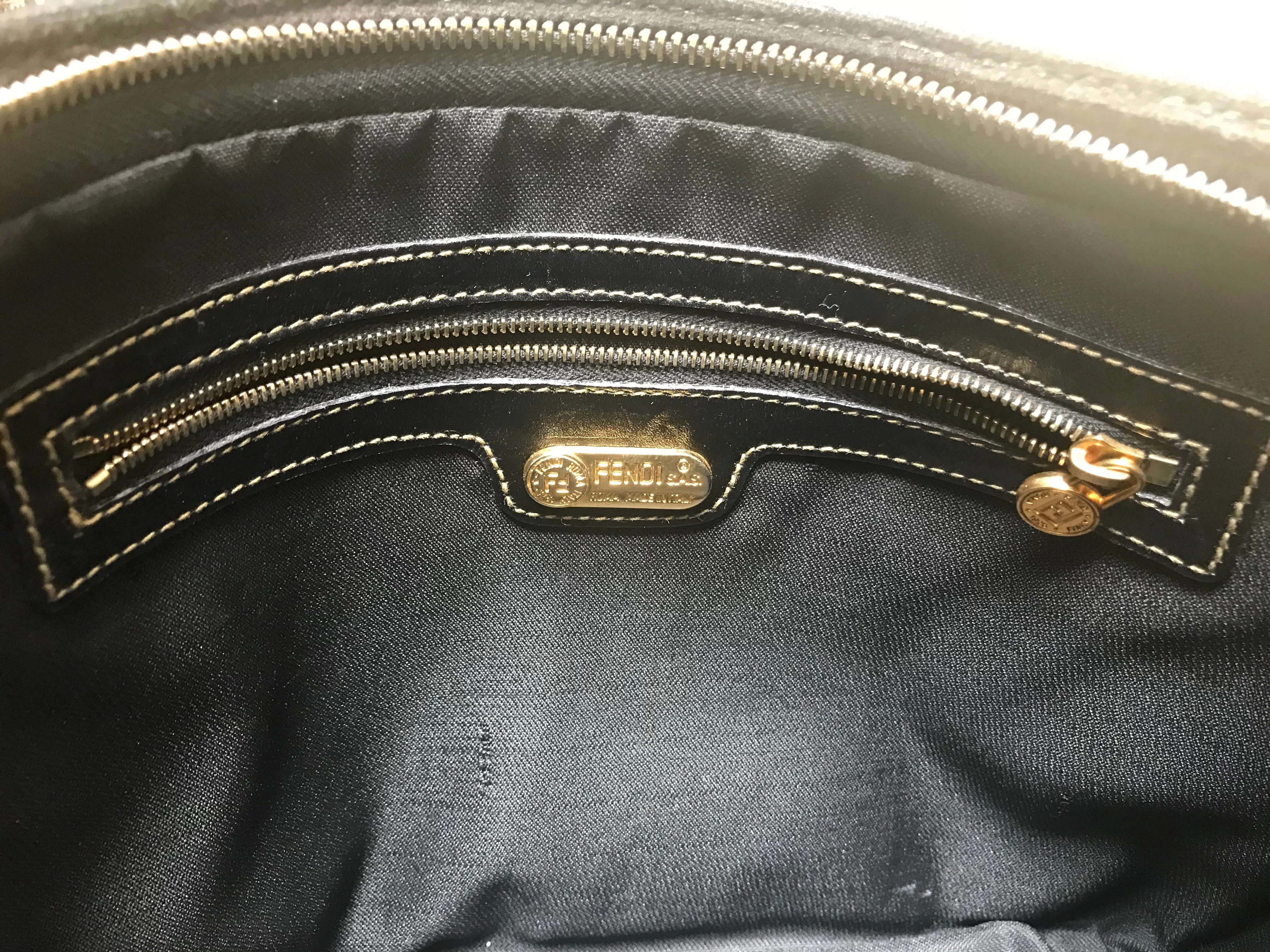 Vintage FENDI pecan chess pattern shoulder bag with FF logo motif. Classic purse for daily and unisex use. Must have.