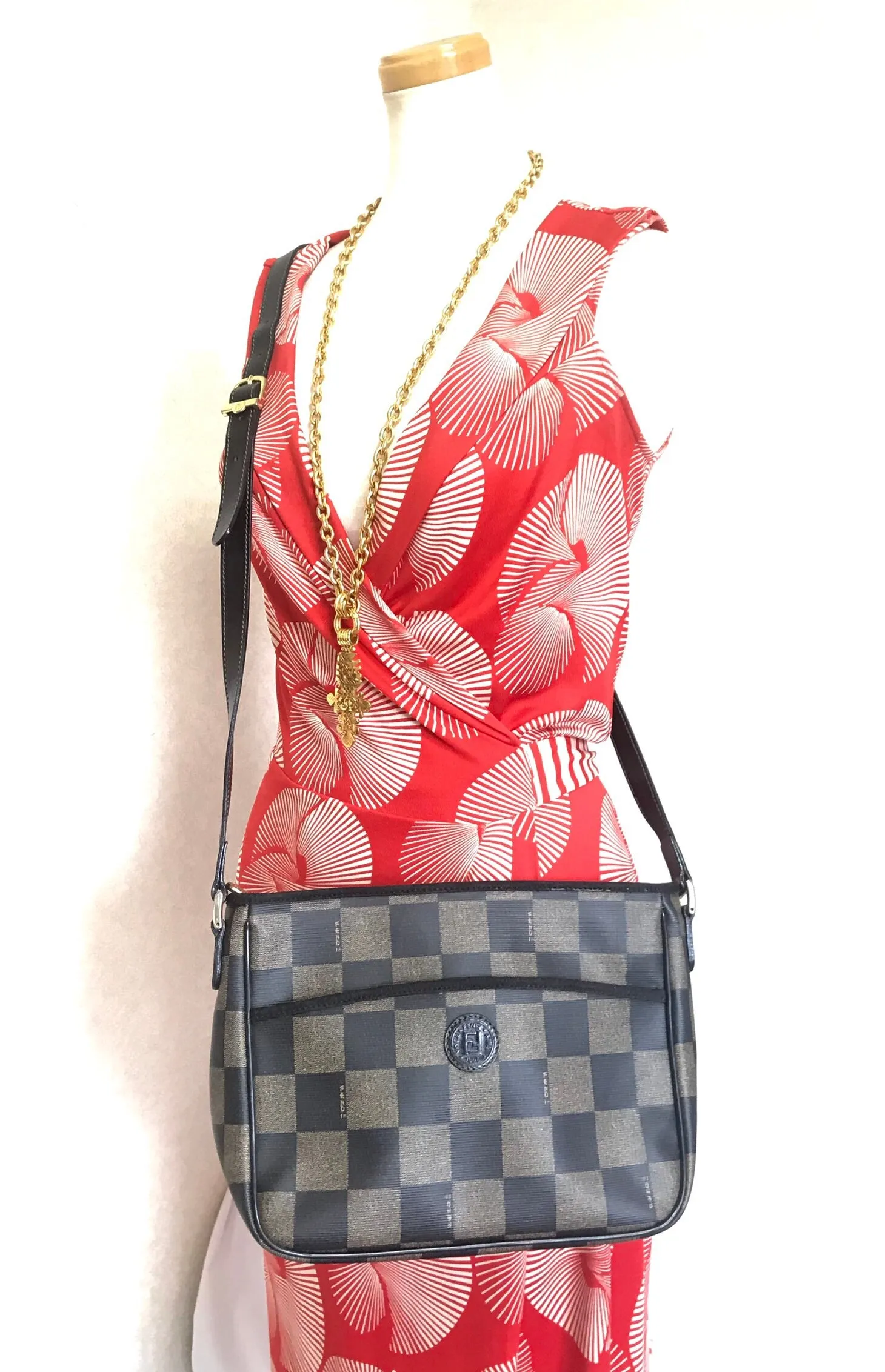 Vintage FENDI pecan chess pattern shoulder bag with FF logo motif. Classic purse for daily and unisex use. Must have.