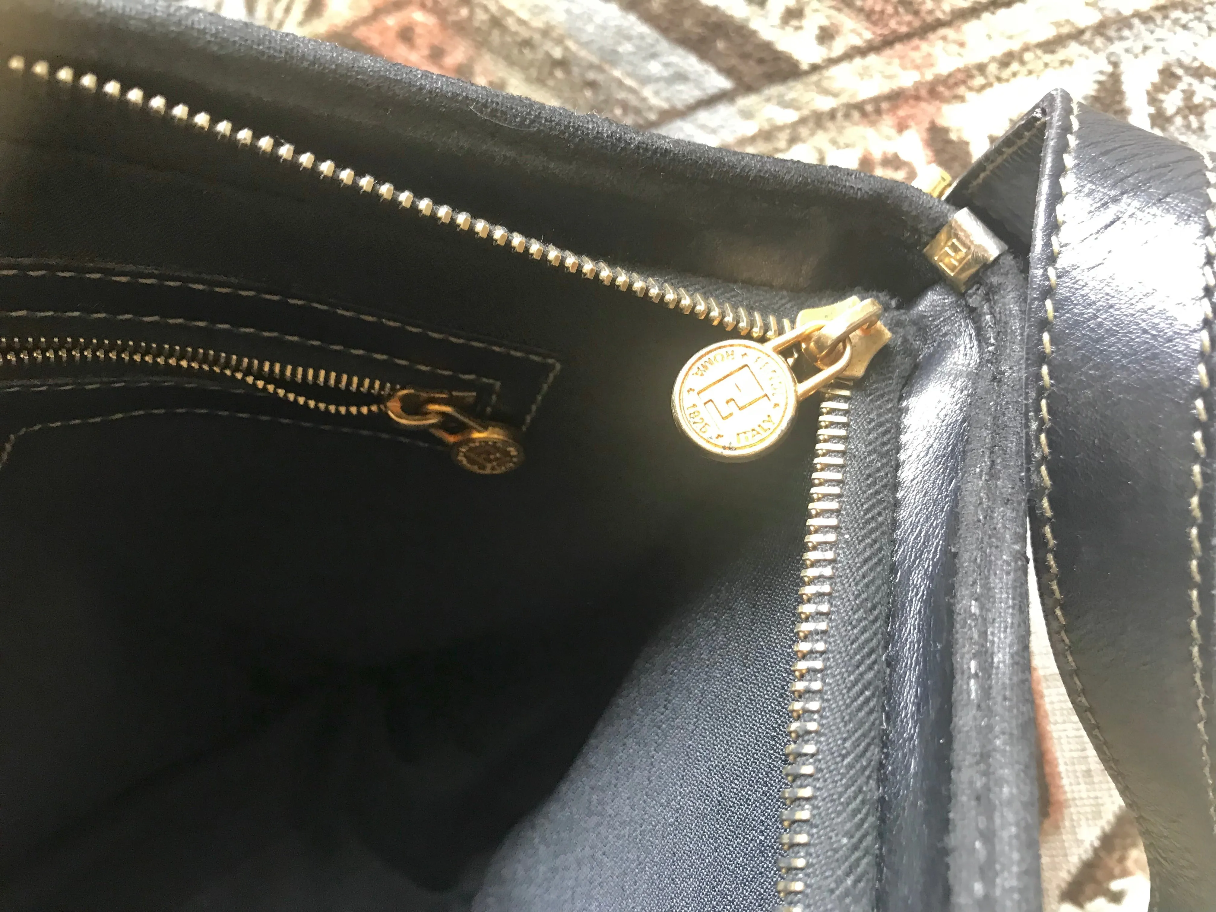 Vintage FENDI pecan chess pattern shoulder bag with FF logo motif. Classic purse for daily and unisex use. Must have.