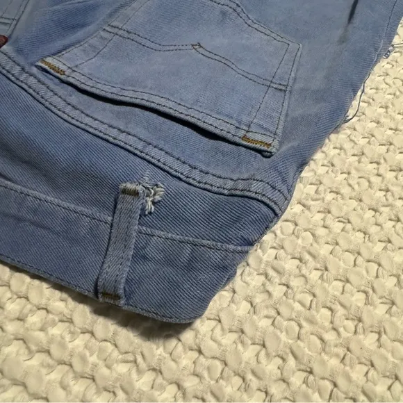 Vintage Levi’s Vintage High Waisted distressed ripped Jean shorts Sz 26