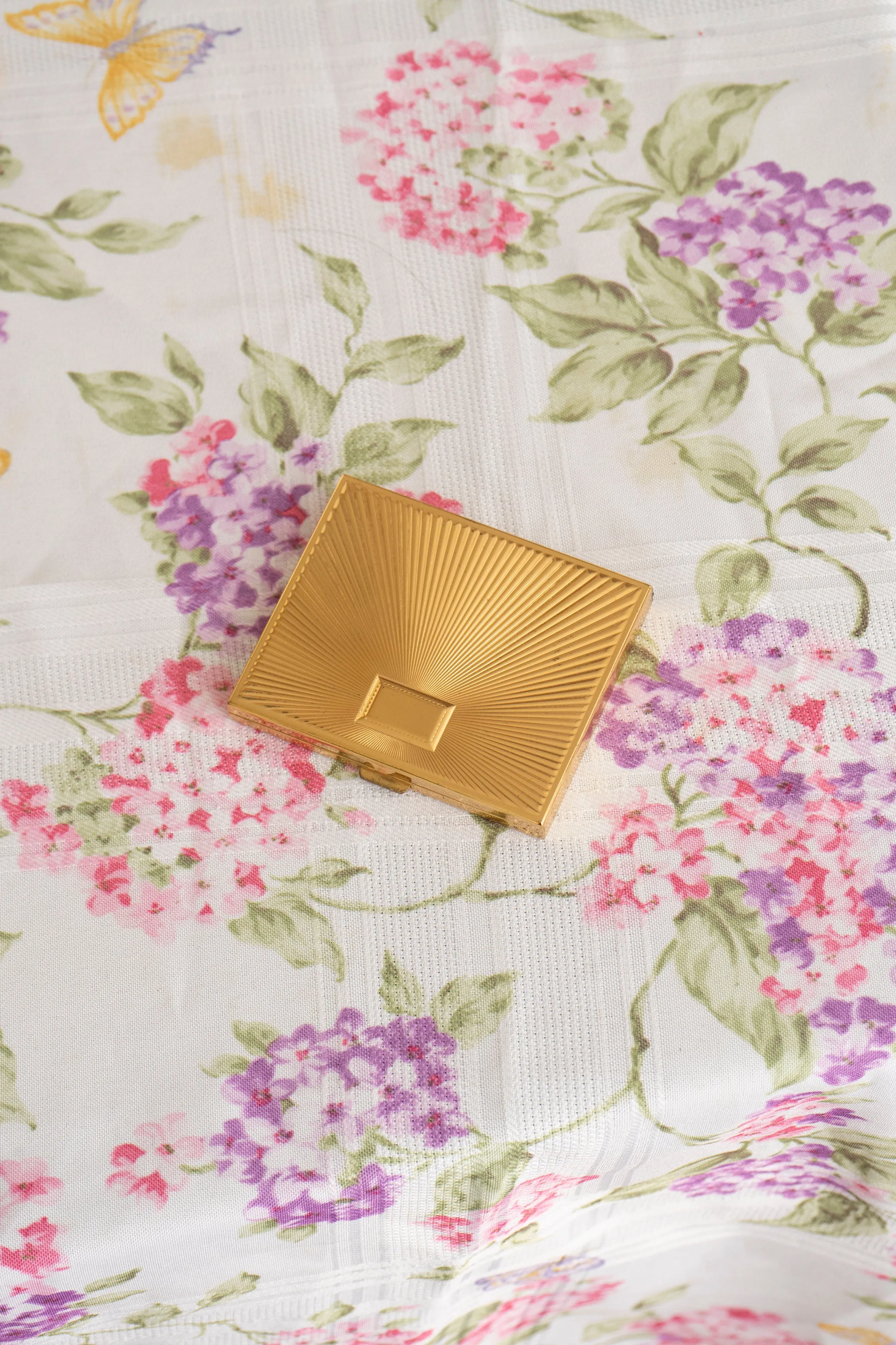 Vintage Ultima Pink Face Setting Powder by Revlon