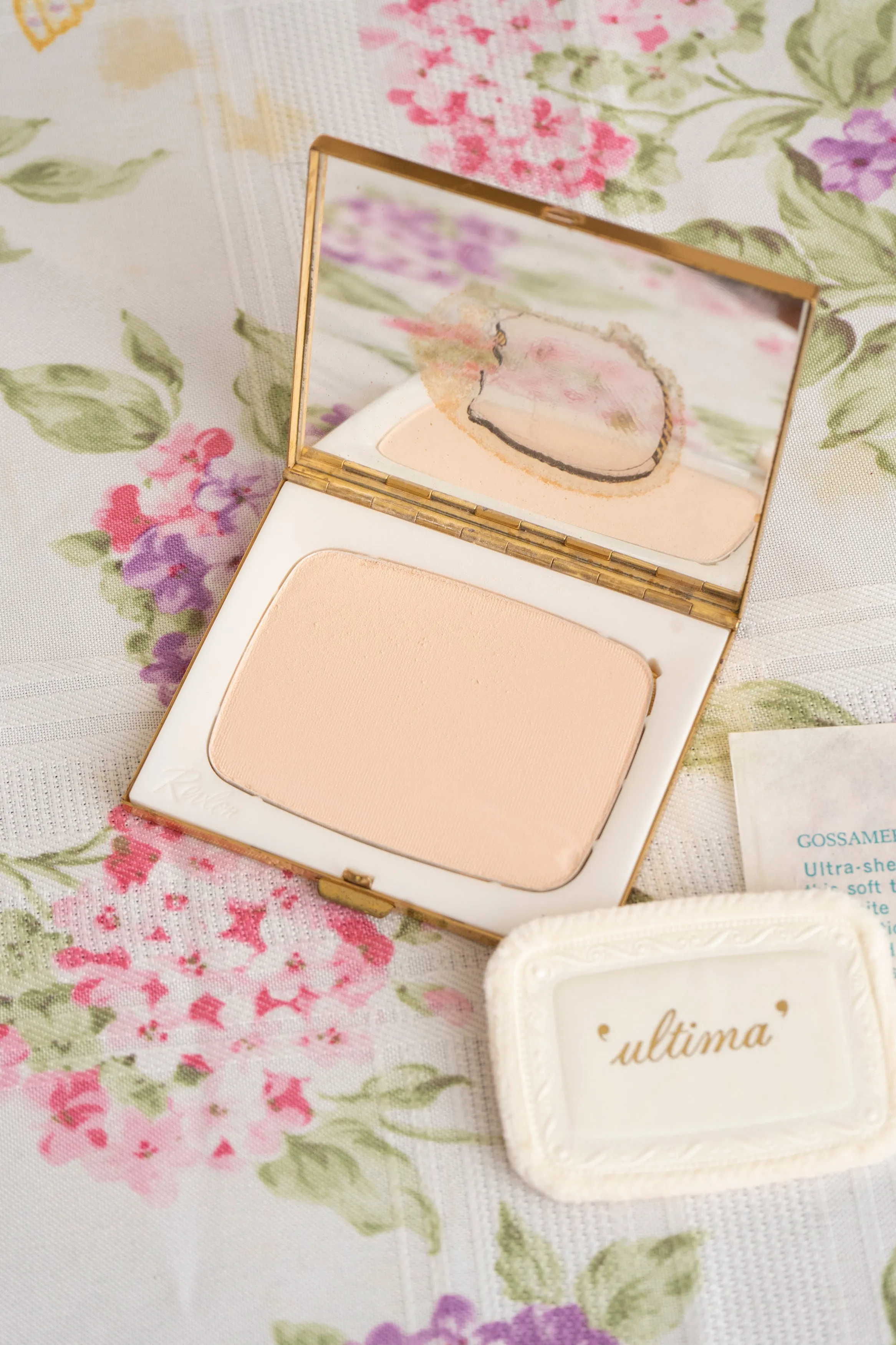 Vintage Ultima Pink Face Setting Powder by Revlon
